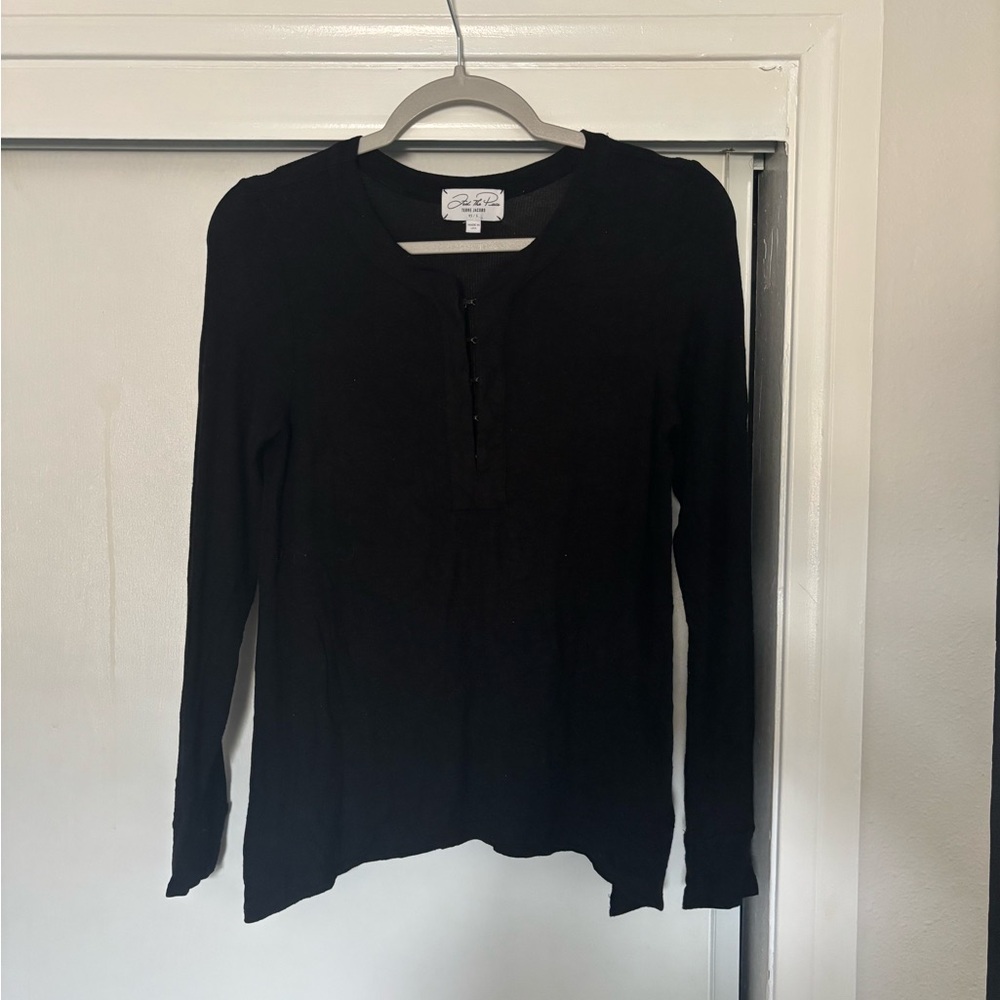 Feel the piece black ribbed long sleeve hook eye shirt in xs / small